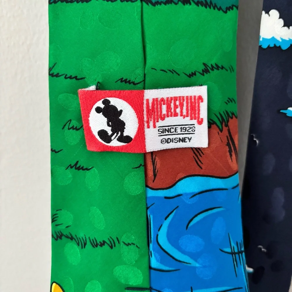 Disney 100% Silk Vintage Winnie the Pooh Characters Fishing Tie
